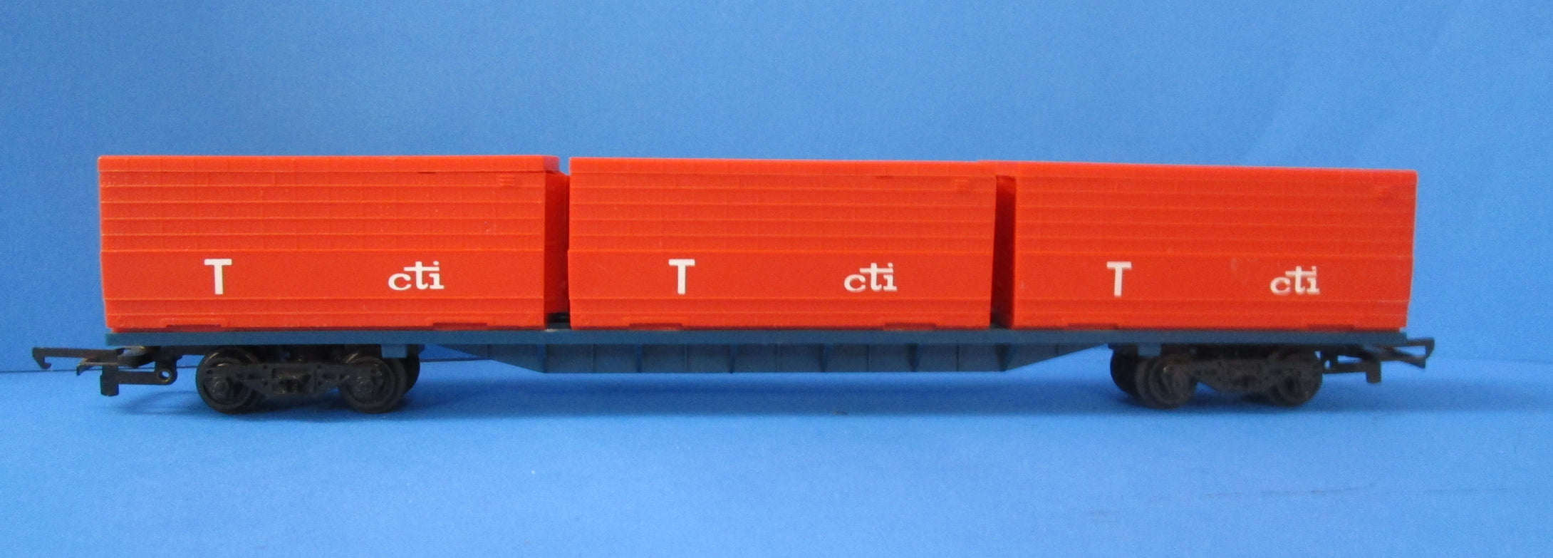 R7340 HORNBY Freightliner wagon with 3three 20ft 