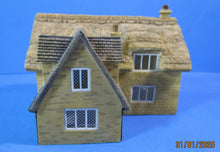 R8513 HORNBY SKALEDALE "The Vicarage" - UNBOXED