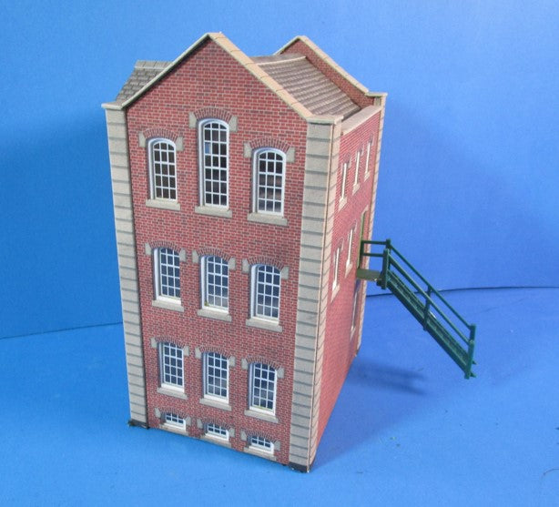 UB033 Warehouse building - suitable for a small factory