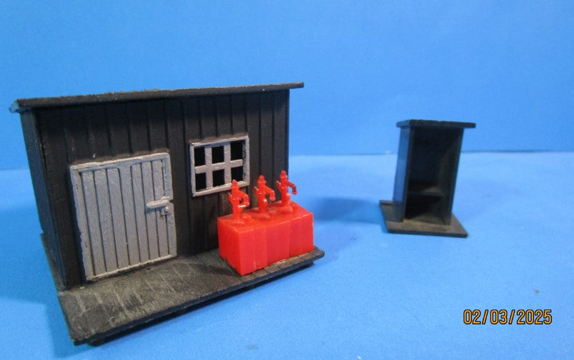 UB101 Ready built: Platelayer's huts