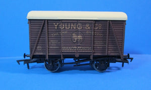 YOUNG DAPOL SR Box Van No. 51 "YOUNG & Co." - BOXED