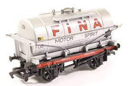 33-504 BACHMANN 14 Ton Tank Wagon with Catwalk & Large Filler Cap 135 in 'Fina Motor Spirit' Silver Livery - BOXED