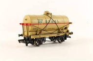 33-676 BACHMANN Tank wagon with large filler "BP Ethyl - BOXED