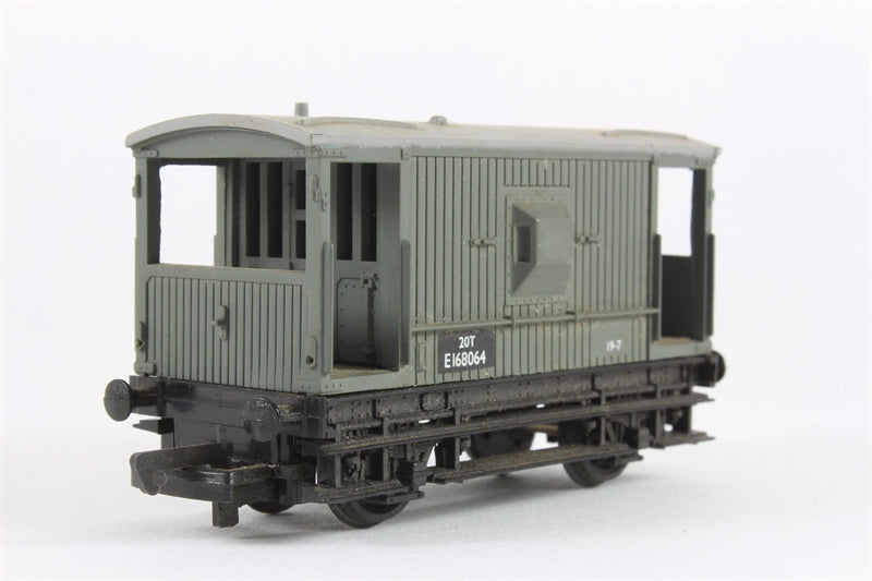 33-801 BACHMANN 20 Ton 12' Standard Brake Van E168064 in BR Grey Livery
