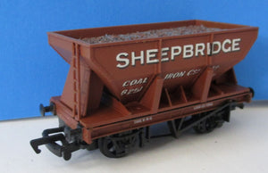 37-161 MAINLINE Hopper wagon in "Sheepbridge Coal" livery