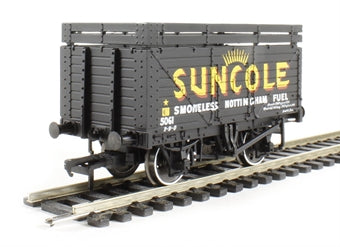 37-208 BACHMANN 8 plank wagon with coke rails 5061 in Suncole livery