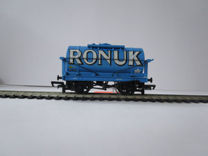 37410-P001 MAINLINE 12T Tank Wagon - "Ronuk"
