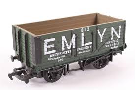37428 MAINLINE  7 Plank Wagon, "Emlyn" - BOXED