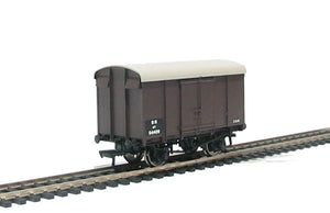 38-075 BACHMANN 12 ton Southern plywood side ventilated van in grey - 54409