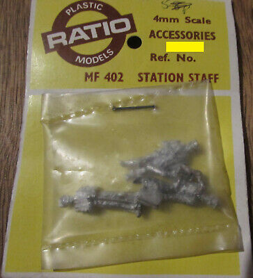 RAT-402 RATIO Station Staff - OO gauge - unpainted