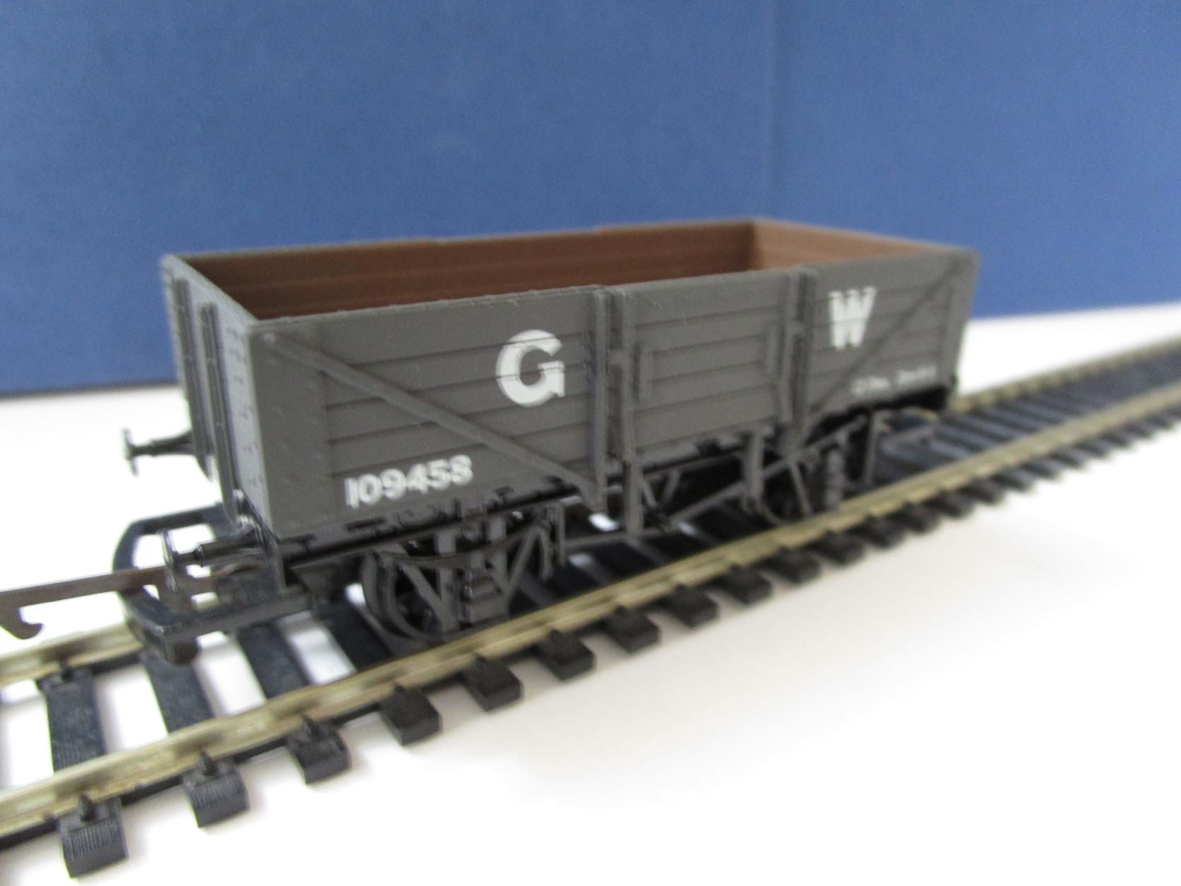 54372-9 GMR (AIRFIX) GWR 5 Plank open wagon - BOXED