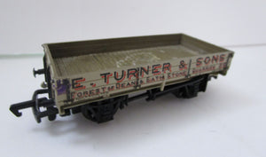 937362-P01 MAINLINE 3 Plank Wagon "E. Turner & Son"