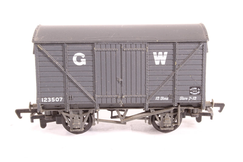 937414 MAINLINE  GWR 12T Double Vent Van 123507 - BOXED