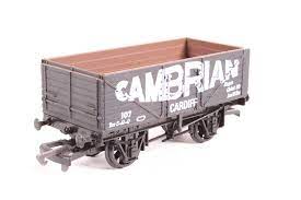 B174 DAPOL 7-Plank Wagon - 'Cambrian', Cardiff