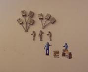 C62 P&D MARSH Bee hives and beekeepers - N Gauge - unpainted