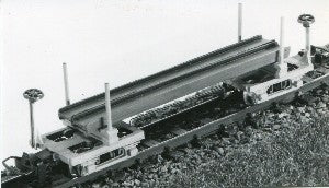 DM26 PARKSIDE 2 Hudson single bolster wagons with "H" girder load