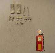 PW35 P&D MARSH  1950's style petrol pumps pack of 2 - choice of heads - OO Gauge - unpainted