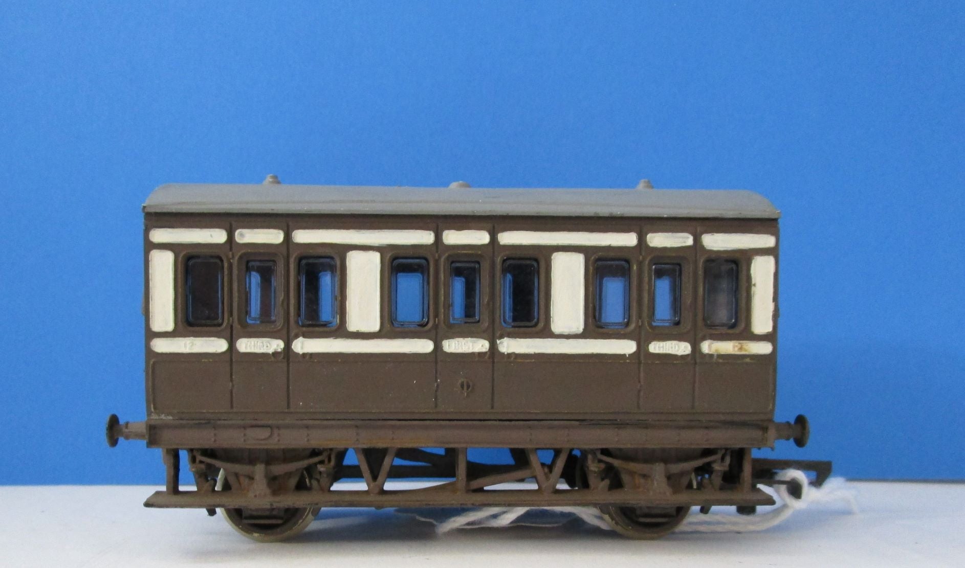 R1151-P02 HORNBY Caledonian Blue coach - Repainted in Chocolate and Cream- BOXED