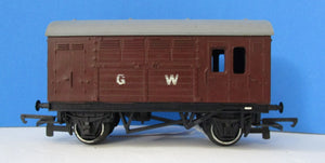 R123-P03 HORNBY Horse Box repainted in G.W. Brown - Unboxed