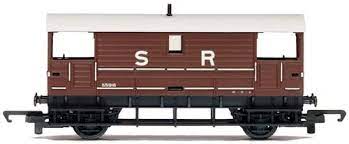 R6321A HORNBY 20 ton brake van in SR livery - BOXED