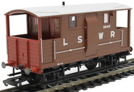 R6911 HORNBY LSWR 20 ton brake van 9646 in LSWR bauxite with red ends