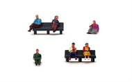 R7119 HORNBY  Sitting people - pack of six people with two benches