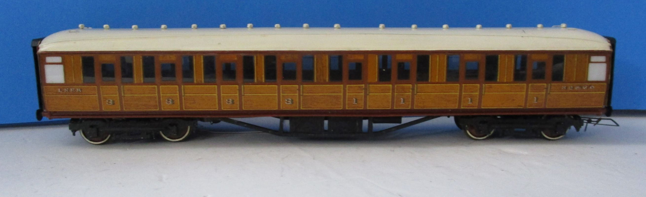 BMTC041 Kit built LNER Composite coach - Unboxed