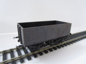 BMTW040 LMS 5 plank wagon - made from a RATIO kit - unboxed