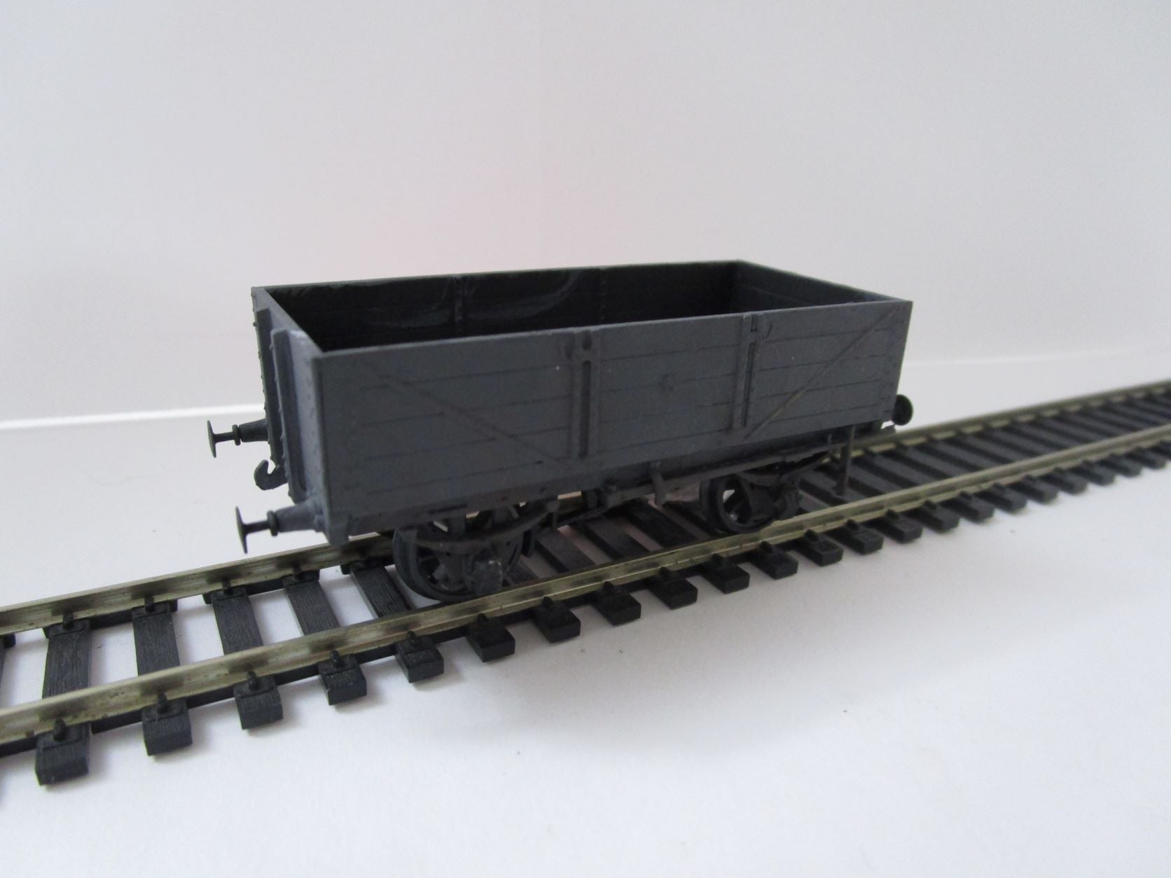 BMTW042 LMS 4 plank wagon - made from a RATIO kit - unboxed