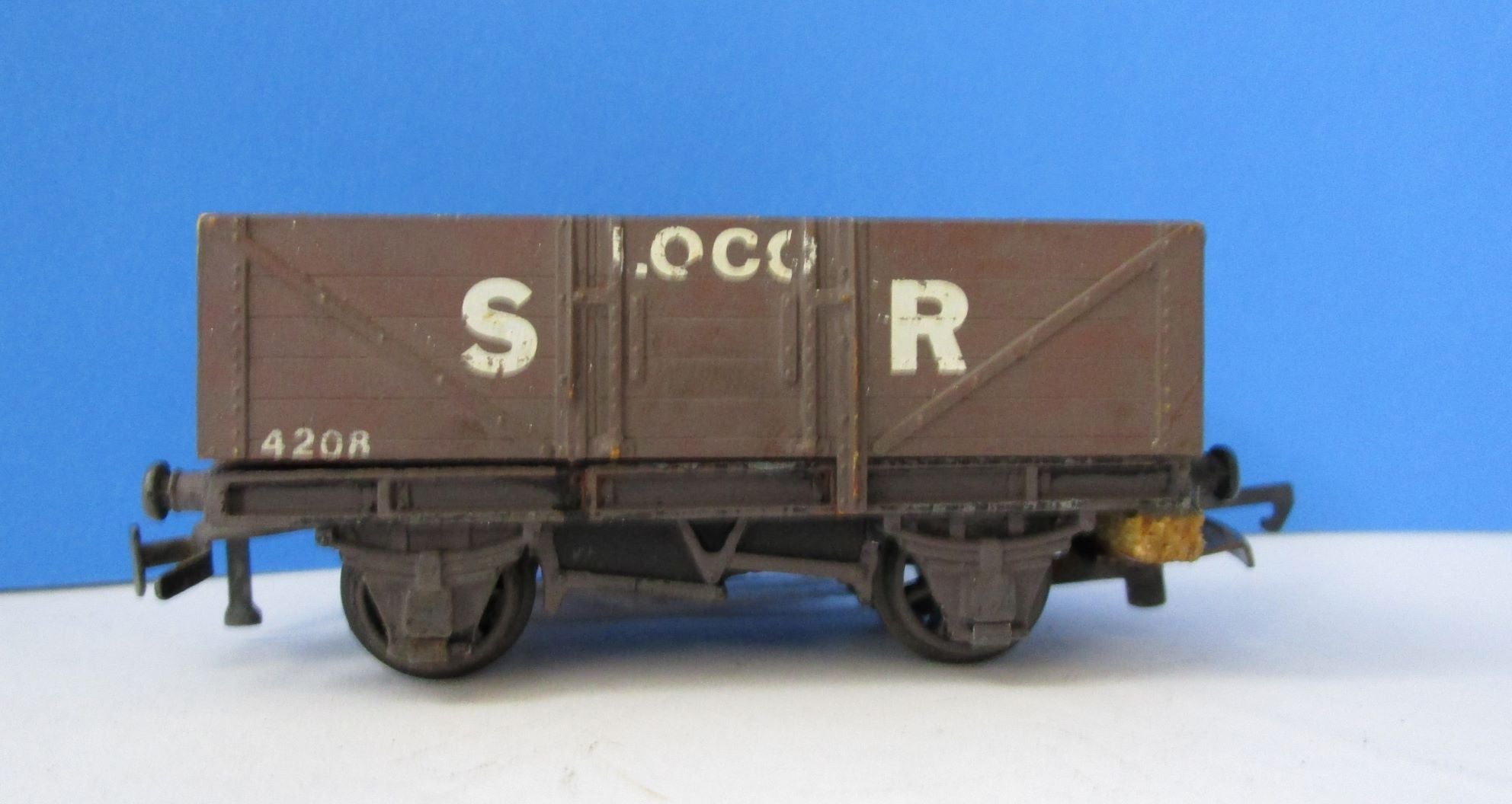 BMTW100 Hornby Dublo 7 plank wagon repainted as 