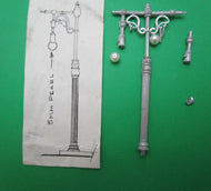 BP249 Double early electric street lamp with "pearls" light orbs (00 Gauge)