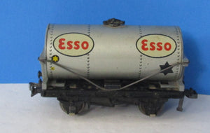 HD-36676 HORNBY DUBLO short tank wagon "ESSO" red post war black cap - UNBOXED