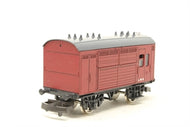 L305626 LIMA Horse box in LMS red - BOXED