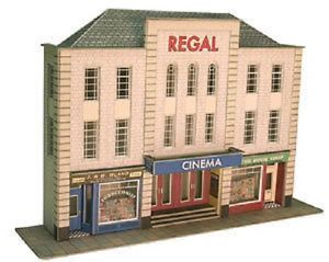 PO206 METCALFE Low Relief Cinema & Shops - OO scale