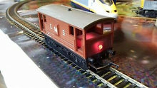 R107 HORNBY LMS Brake Van 730386 With Rear working Red Light - BOXED