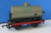R12 HORNBY  12 ton tank wagon - 1st type Different Name On Each Side "SHELL" and "BP"