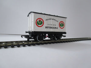 R134 HORNBY Closed vent van "Callard and Bowser" - UNBOXED