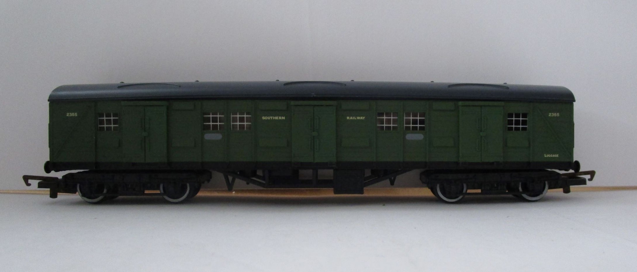 R174 HORNBY  Southern Railway Bogie Luggage van 