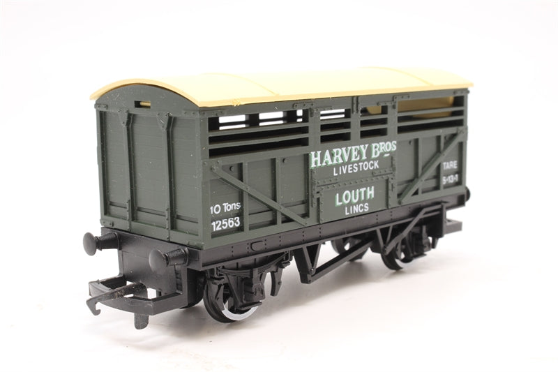 R215 HORNBY 'Harvey Bros' Cattle Van 12563 - UNBOXED