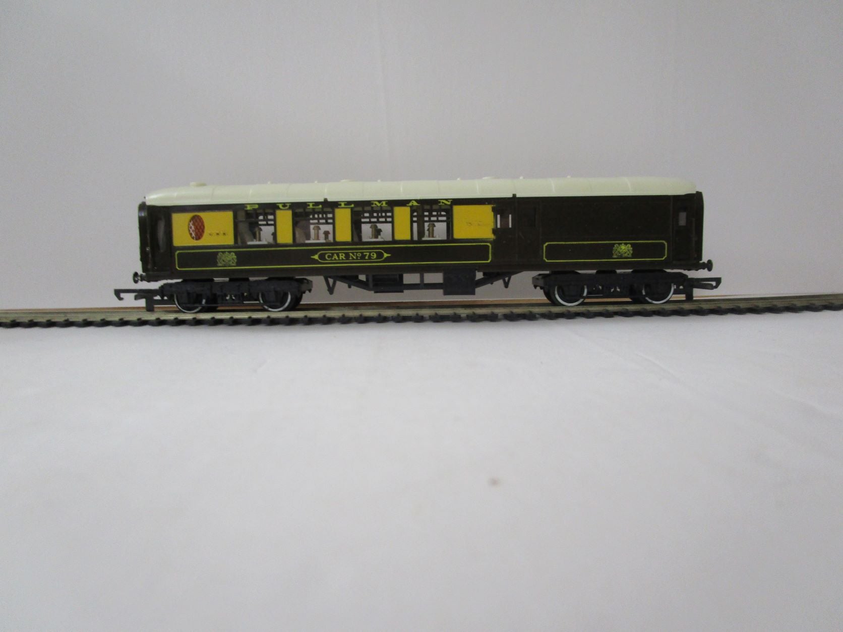 R328 - HORNBY Pullman 3rd class parlour brake car - UNBOXED