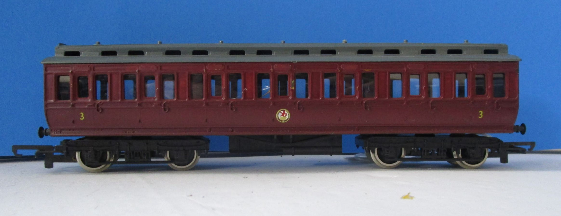 R332-P01 HORNBY GWR composite Coach repainted in BR Maroon with metal wheels -UNBOXED
