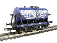 R6404 HORNBY  6 wheel milk tanker "LMS Express dairies" - BOXED