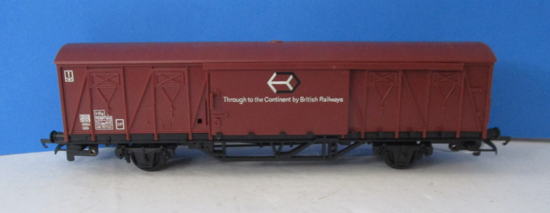 R738 HORNBY Anglo Continental Ferry Van GB787102 - BOXED