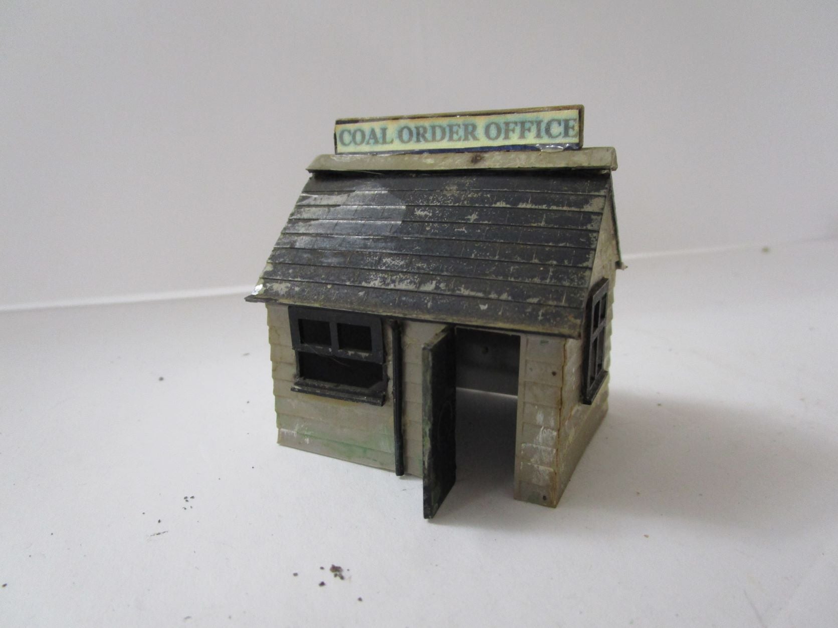 UB104 Ready built: Coal Order Office and Coal Staithes - pre-owned