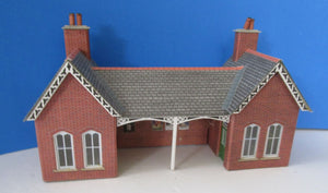 UB223 Small Station Building - built from a METCALFE kit