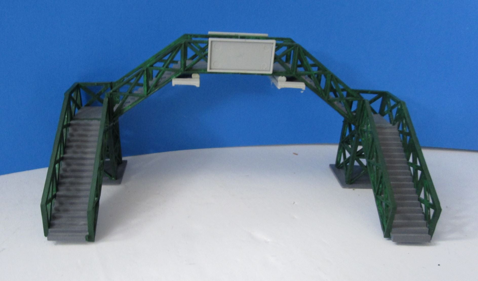 UB241 Footbridge- built from a DAPOL kit