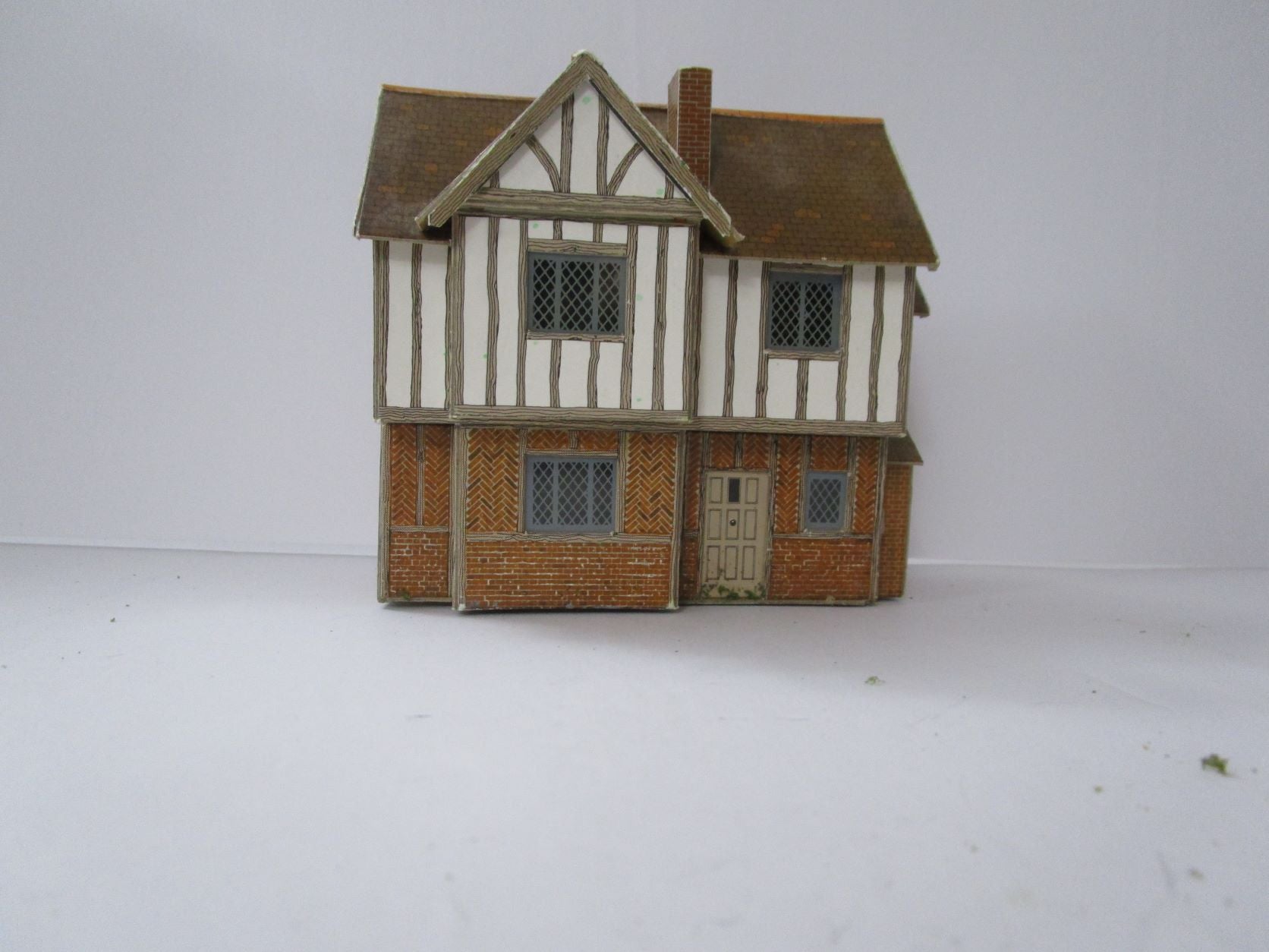 UB30  Ready built Superquick half timbered house - pre-owned